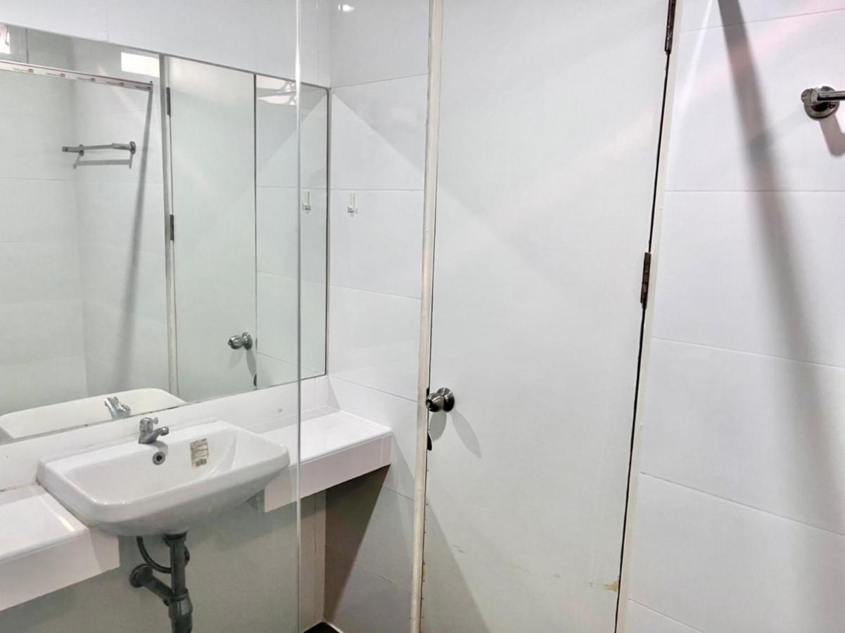 8 Residence Бангкок Экстерьер фото